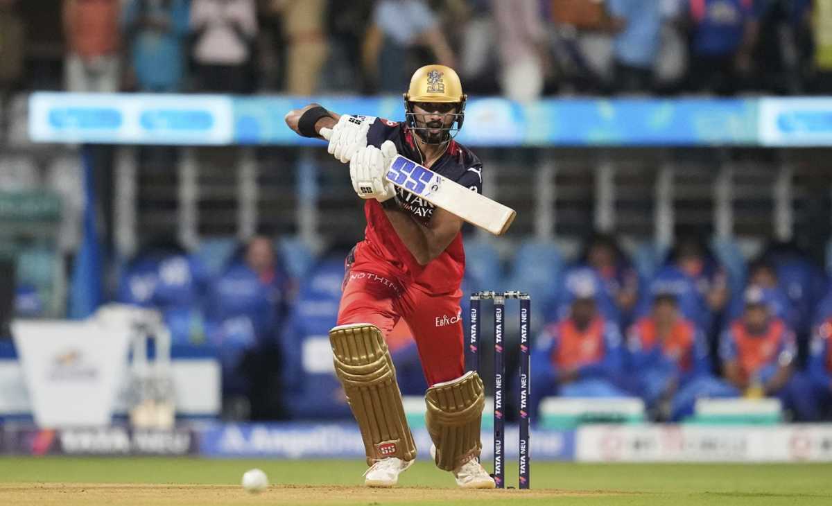 CricCrazyJohns's tweet image. 🚨 DEVDUTT PADDIKAL SMASHED HUNDRED FROM JUST 45 BALLS IN SYED MUSHTAQ ALI 🚨

- The Star Boy of Karnataka &amp;amp; RCB, 102* from just 46 balls including 10 fours &amp;amp; 6 sixes against Tamil Nadu. 🔥