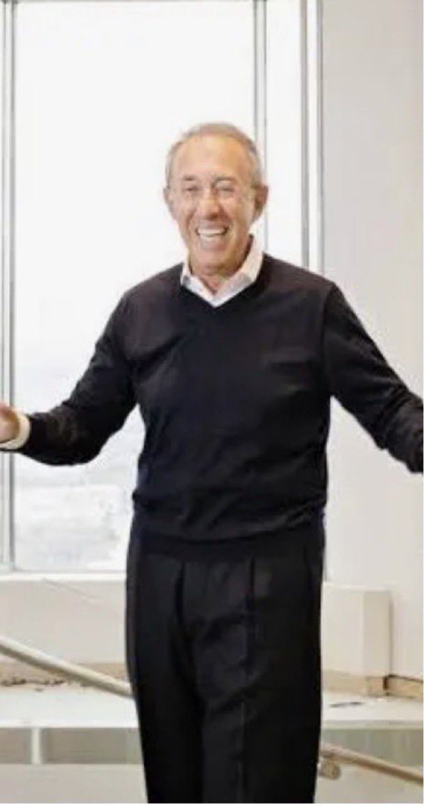 MoneyCode10x's tweet image. 🔥🚀 Do You Agree With Cathie Wood’s $2,600 Tesla Target — or Ron Baron’s $10,000 Optimus Vision?

Two of the most influential Tesla bulls have laid out radically different paths for where $TSLA could go next:

1️⃣ Cathie Wood ($2,600 Price Target)
Her thesis is built on three…