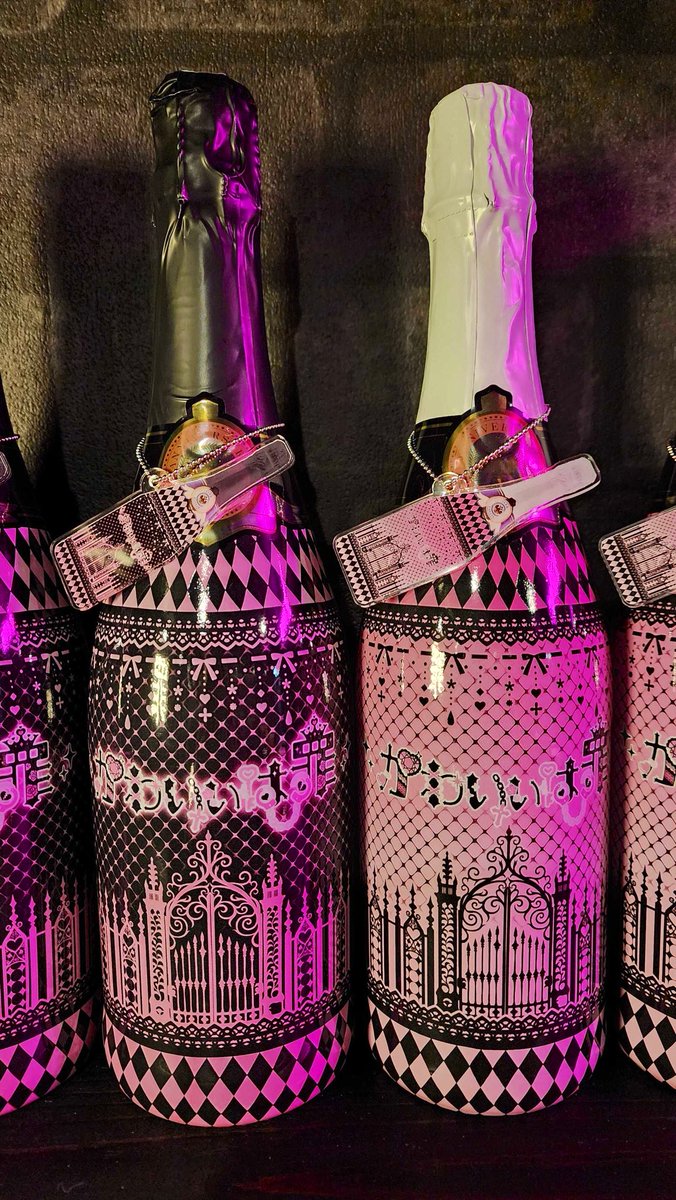 オリシャン出来ました🍾💓
すっっっごく可愛く作ってくれてありがとうございます🥹💕<a href="/merichan_o0/">🎀めりちゃん🎀</a> 

#コンカフェ #コンカフェ求人 #歌舞伎町コンカフェ #かわいいは罪 #かわつみ