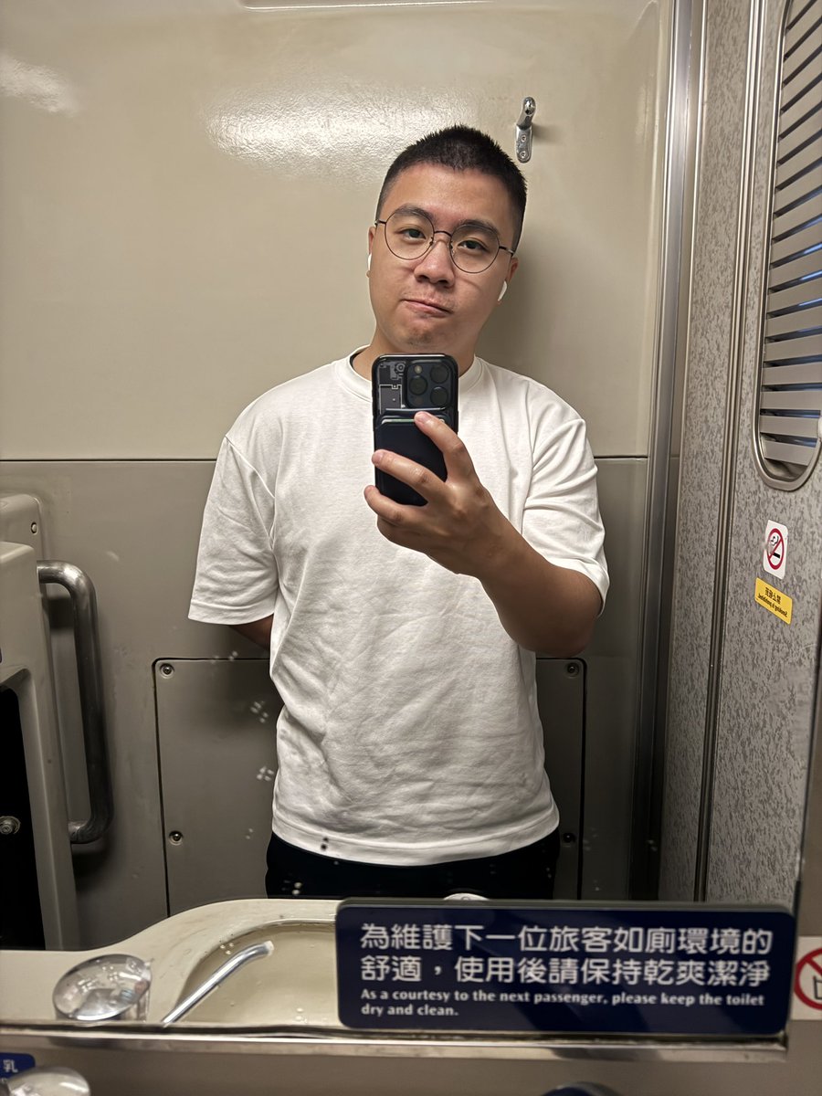 剪頭毛💇
難得搭高鐵出差
遇到史無前例的號誌大異常
誤點45分鐘😮‍💨