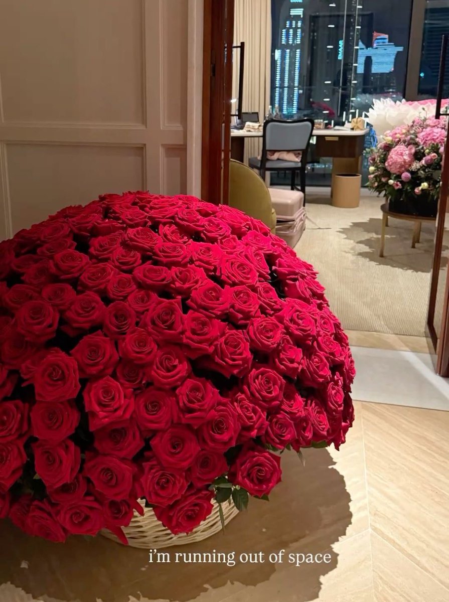 IQUEEEN__'s tweet image. 