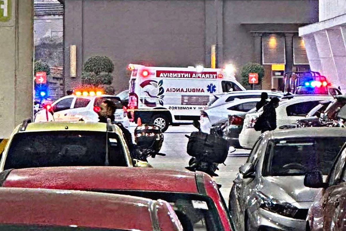 mxreportediario's tweet photo. #RDN #ReporteDiarioNoticias

Ejecutan a Una Persona Dentro de Una Lavandería en Una Plaza de Cuautitlán #Izcalli

https://t.co/MEqPjHs0G7 https://t.co/wcytWYvOFR