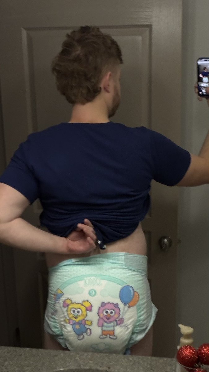 stonedandsoggy's tweet photo. Aftermath!! Look at my little diaper destroyer, that diaper didn’t stand a chance! @fundiaperboi https://t.co/dhAqnfotxP