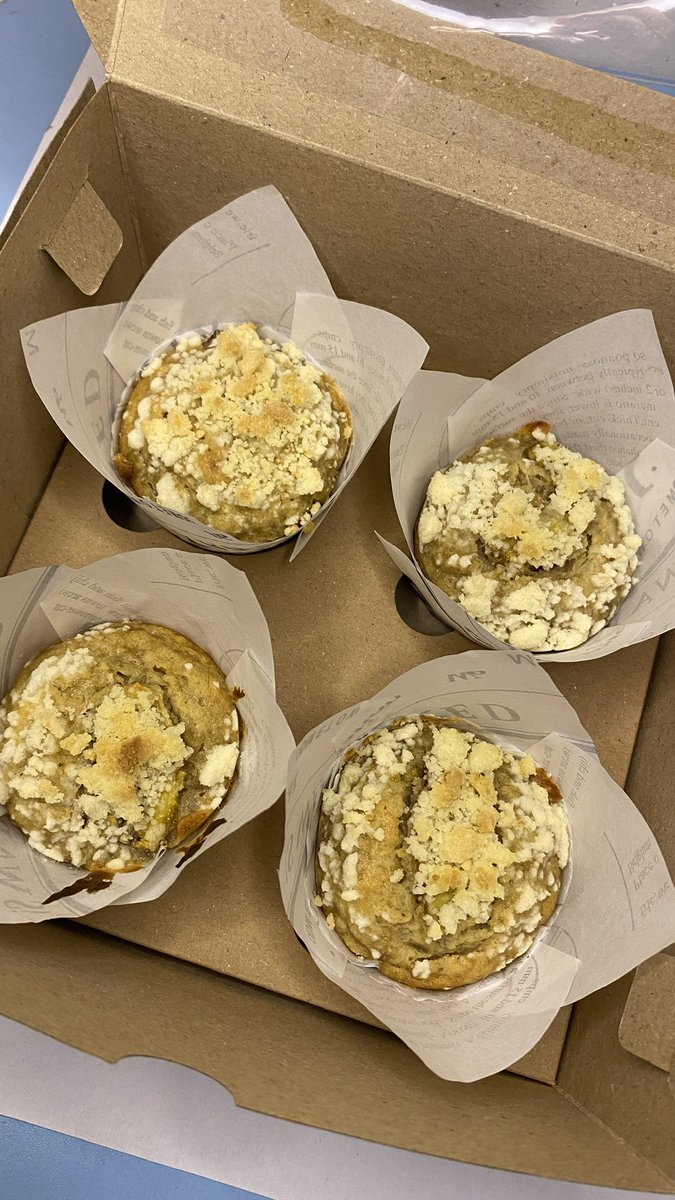 sheraapinee's tweet photo. F24, taken, bakes her own banana muffins https://t.co/0TeuqEBpmx