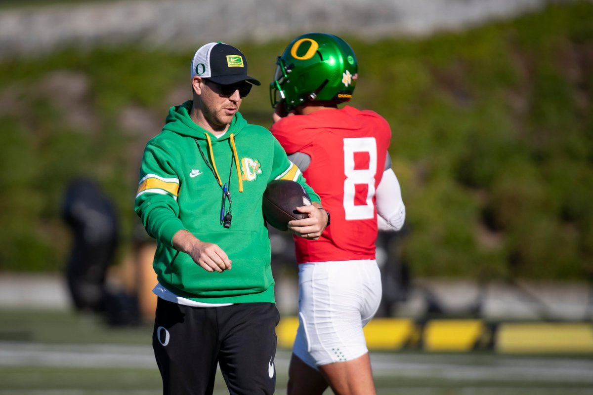 NEW: Kentucky commits are already reacting to Will Stein's hire as head coach. 

3-Star EDGE Ben Duncum: "I think the rest of the commits are going to stay for sure. I know Matt [Ponatoski] really wants to stay, and so do a few other guys."

(+): on3.com/sites/kentucky…