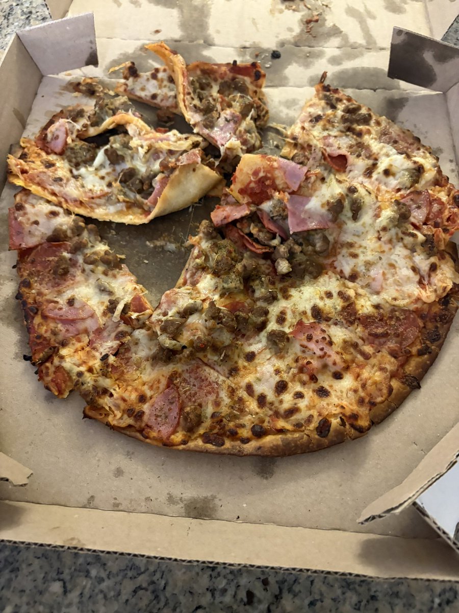 ASCarman's tweet photo. @dominos I ordered 2 pizzas and it took 2 hours to get delivered. Then it shows up and it is not my order. Watching #StrangerThings and remembering a 30 minutes or less. Feel bad for Andres as I have his pizza a 2 hrs later. 

AI interface sent me to nowhere. https://t.co/ce0NsQHfs2