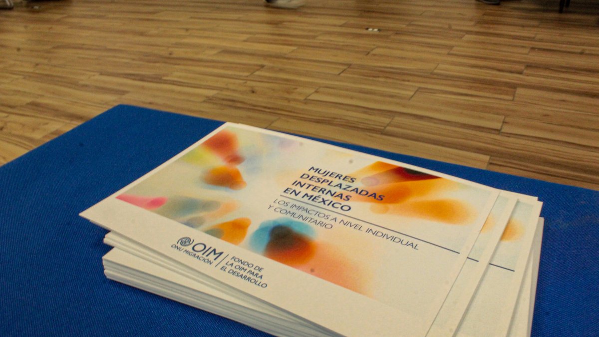 OIM_Mexico's tweet photo. Participamos en el Tercer Foro sobre Migración, Desplazamiento Forzado, Refugio y Derechos para Personas en Situación de Movilidad de la @CATEDRA_MIFID, donde presentamos el estudio “Mujeres Desplazadas Internas en México: Los Impactos a Nivel Individual y Comunitario”.

Este análisis es clave para visibilizar lo que viven las mujeres en los distintos roles que desempeñan y así brindar enfoques que fortalezcan su protección y acceso a derechos. Agradecemos el espacio para compartir estos hallazgos y seguir impulsando una respuesta integral y centrada en las personas

🟦 Te invitamos a leer el informe completo: https://t.co/JdKD5YcY8f