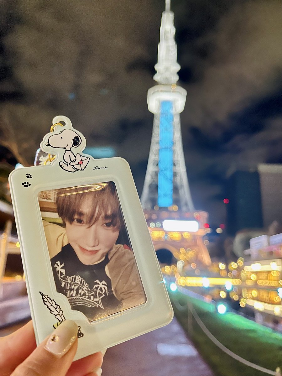 lurkerkc's tweet image. Confession: this concert wasn’t my fav for a few reasons…partly bc I was frustrated I couldn’t see Yesung’s face while he sang bc the venue had no large screens on the sides.

But now looking back, I actl remember this whole day fondly—the concert too! 😅 #예성 #YESUNG #イェソン