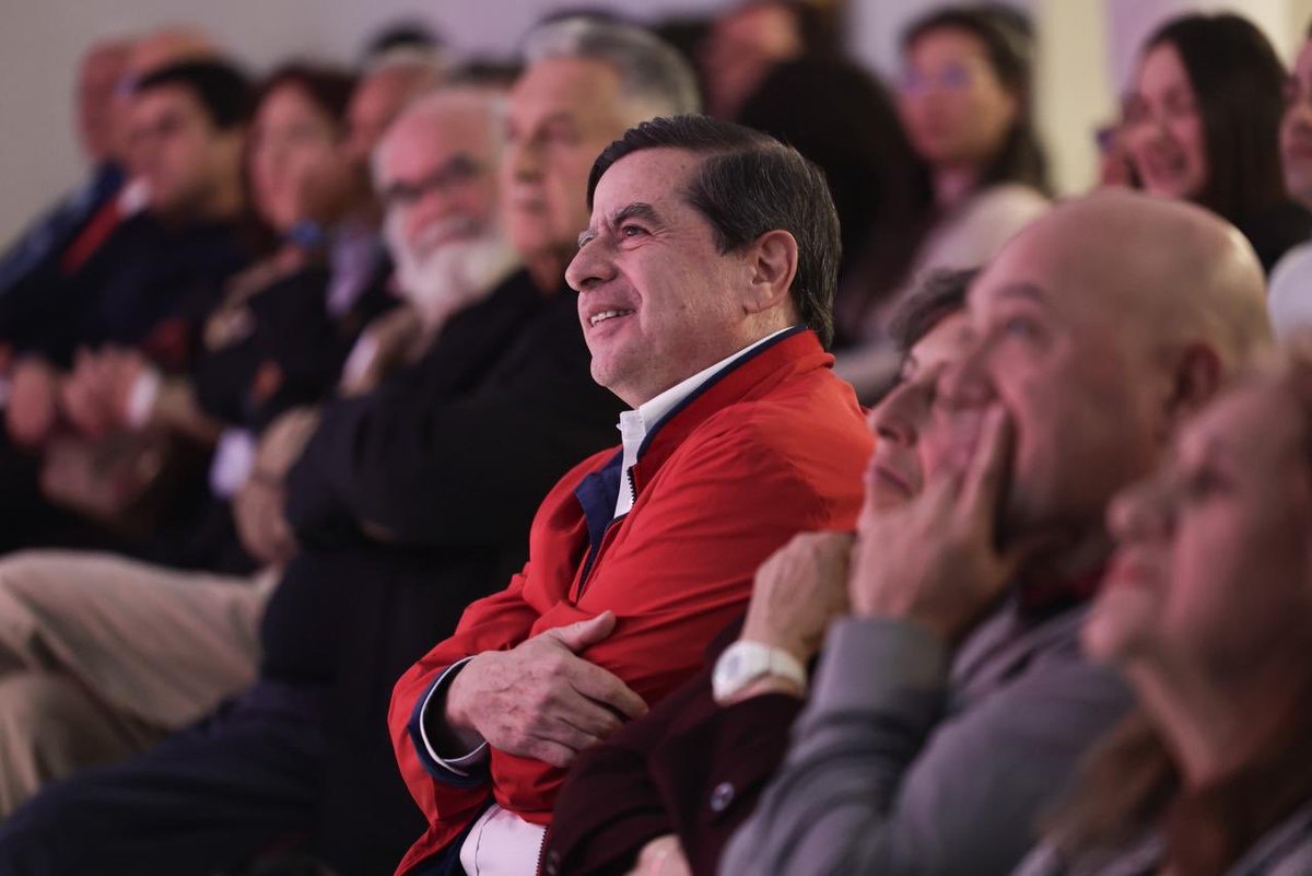 CristoBustos's tweet image. Tenemos mucho que celebrar: después de tres años de lucha, hoy tenemos un partido político. Liberales, independientes y sectores alternativos llevamos siete años construyendo este proyecto que se llama @SomosEnMarcha. 🇨🇴🚩
#ConCristoGanemosJuntos