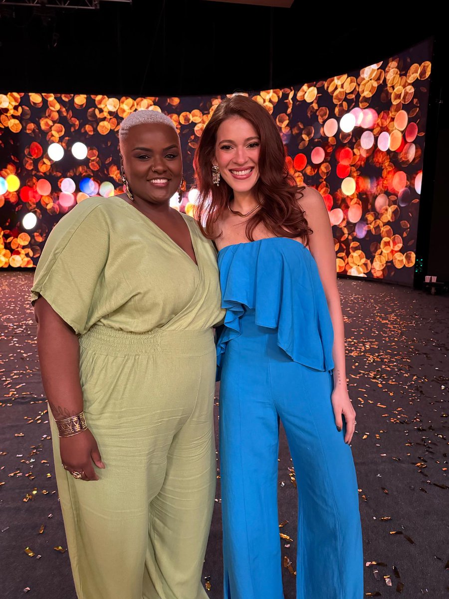 confortanac's tweet photo. Ana Clara na gravação da chamada de fim de ano da Globo ✨🌶️ https://t.co/P8gk7Af3l8