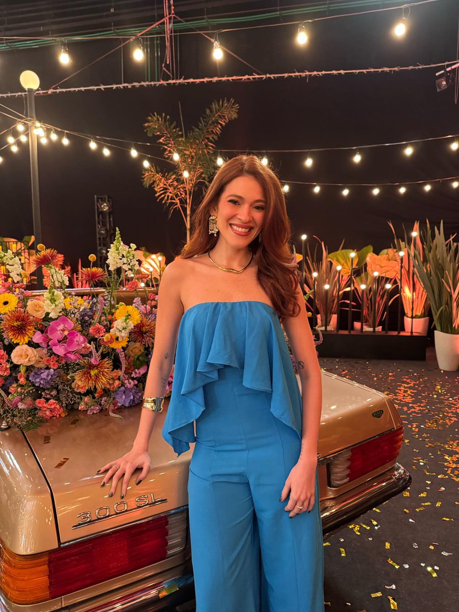 confortanac's tweet photo. Ana Clara na gravação da chamada de fim de ano da Globo ✨🌶️ https://t.co/P8gk7Af3l8