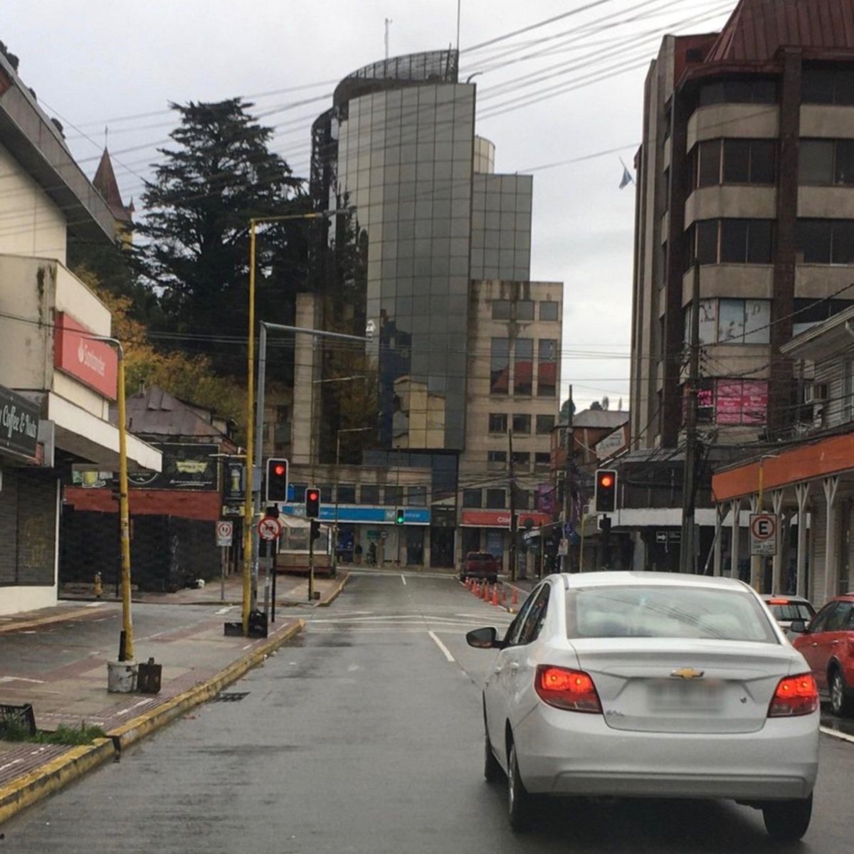 SomosLosMuertos's tweet image. Nivel: 2/5 Dificultad
 — — — —  
Informe de tarea: 
1. ¿Dónde se tomó la foto? (Se requieren coordenadas exactas)
2. ¿El enlace original de esta imagen?
3. ¿Quién tomó esta foto?

#OSINT #Challenge #GEOINT