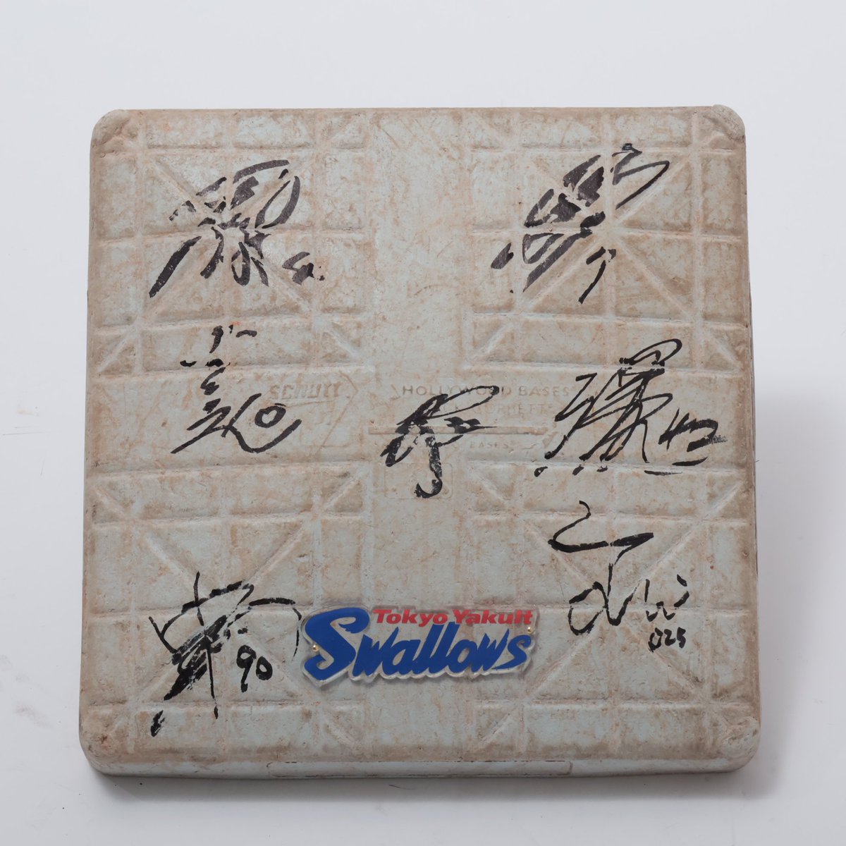 📢選手サイン入り！ 2025チャリティーオークション実施中 ＼＼ 神宮