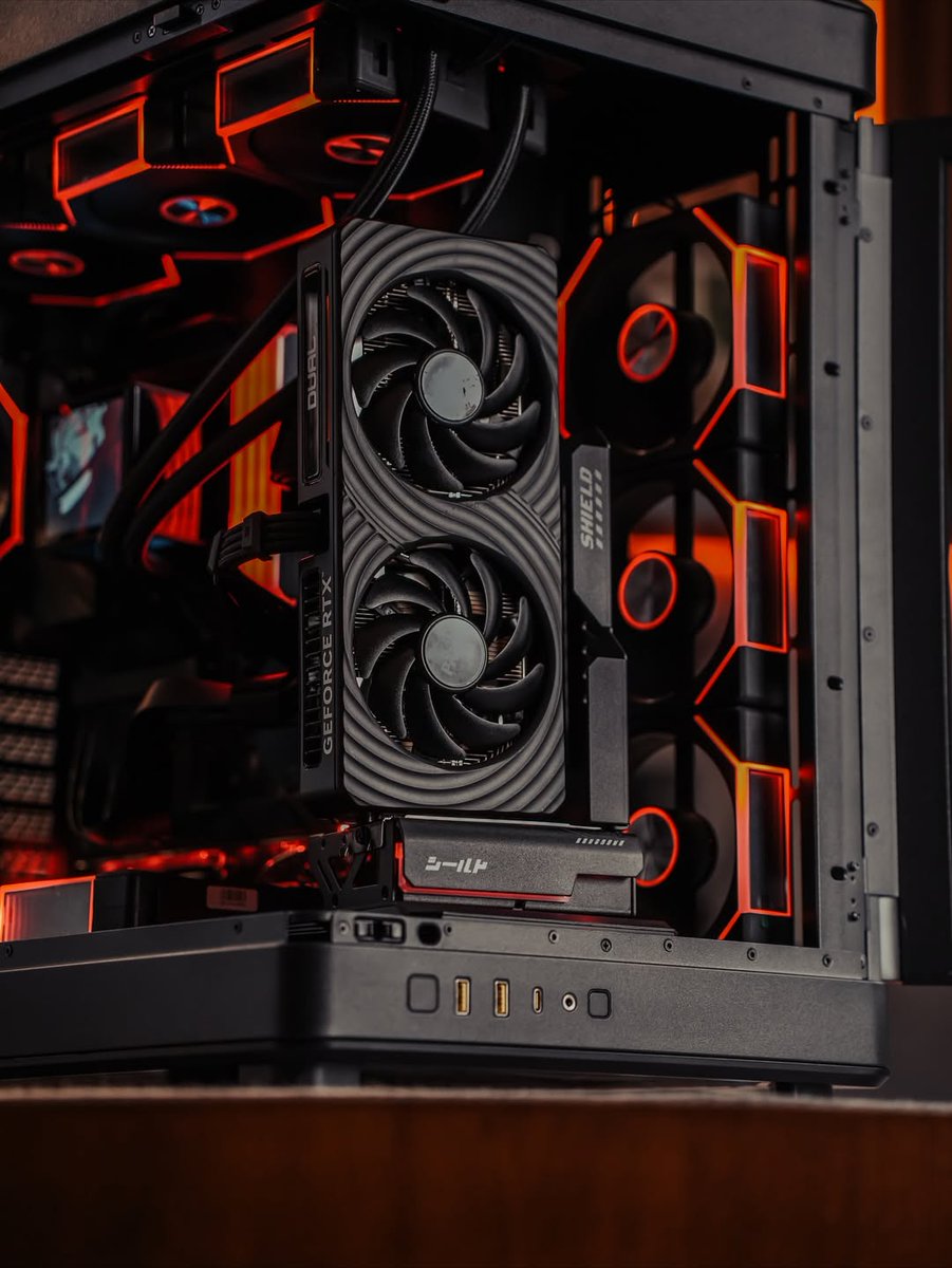 XPCMTeam's tweet image. PC build by @tech_raptor (IG) using Gamdias NESO P1 Pro chassis 

#GAMDIAS #PCgaming #PCbuilds #PCCase #NESO #PRO #PCFans #ProDominationBegins #PCmasterrace #PWRDbyGamdias #pcbuild #pcsetup #pcmodding #gamingpc #custompc #xpcm