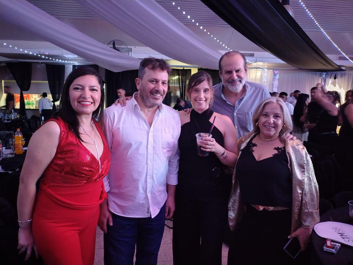 yami4316's tweet photo. Fiesta del empleado municipal https://t.co/i6hX1AC7v3