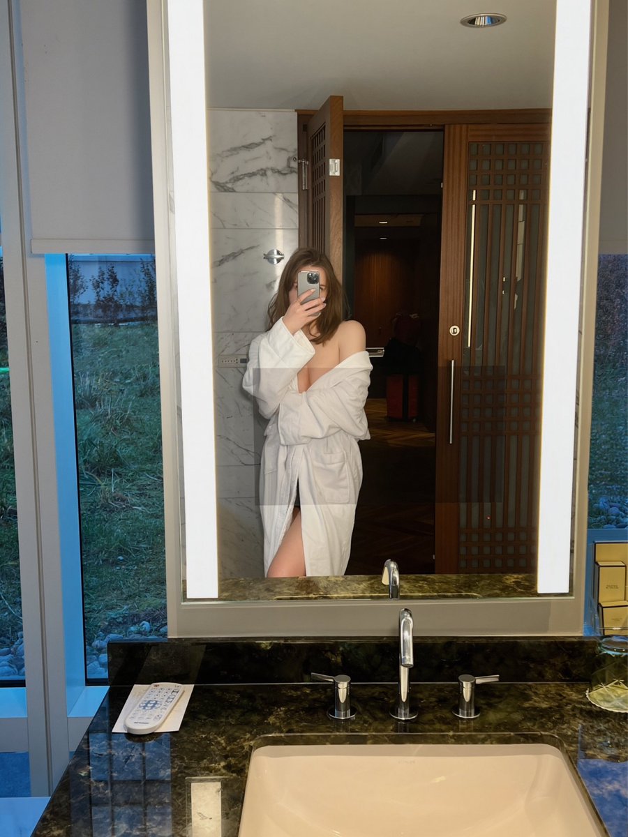 selenearden's tweet image. Suite talking and wrapped in a bow