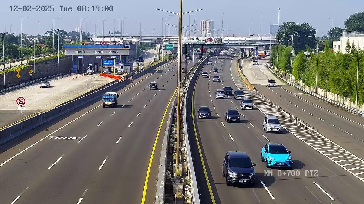 infotolbsd's tweet image. 08:19 WIB ruas tol Pondok Aren-Serpong lalin lancar di kedua arah cuaca cerah, tertib berkendara patuhi rambu-rambu lalu lintas dan jaga jarak aman
@TMCPoldaMetro @NusantaraInfra @RadioElshinta