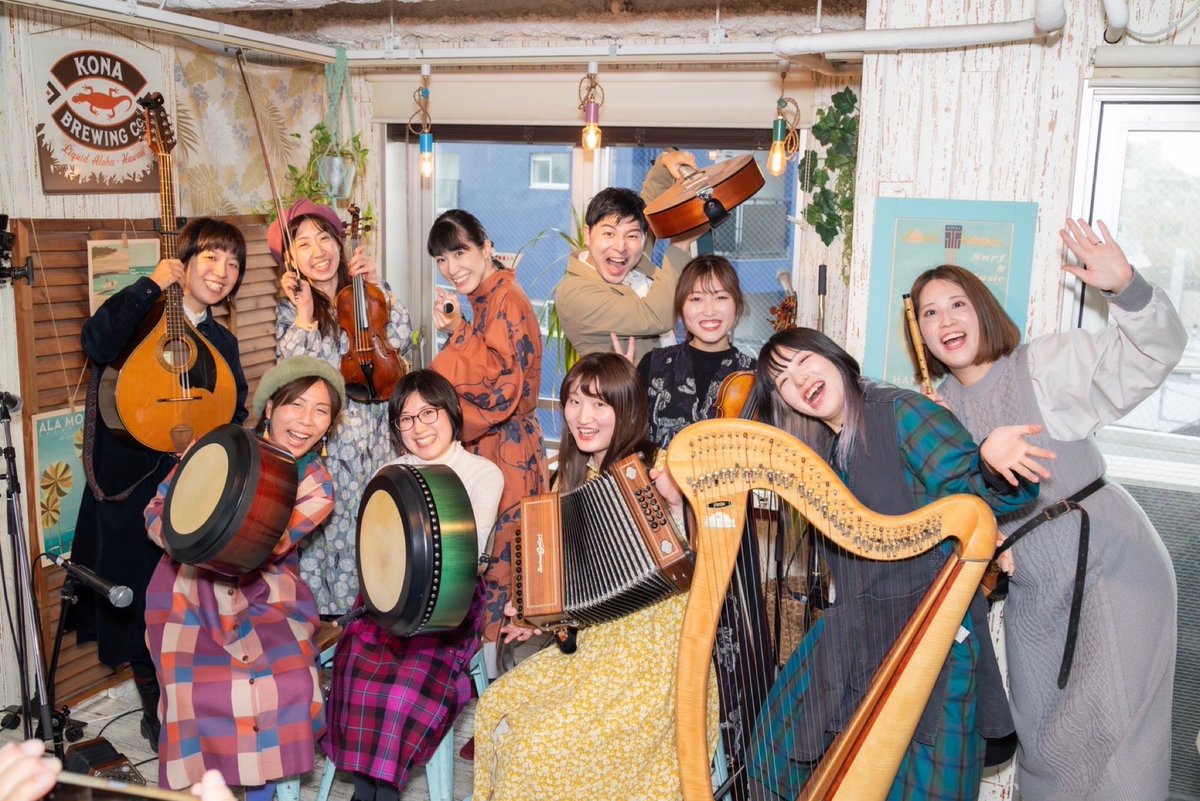 先日のきゃめるーがるー『狼とラクダのTEA PARTY』、わいわいと終了しました！
お越しいただいた皆様、きゃめんばー様、会場スタッフの皆様ありがとうございました！

きゃめるさん、新曲もどんどん進化していてずっと聴いていたかった…🥺

るーがるーも懲りずに頑張ります💪🏿

photo by <a href="/amanene1234/">たいしう</a>