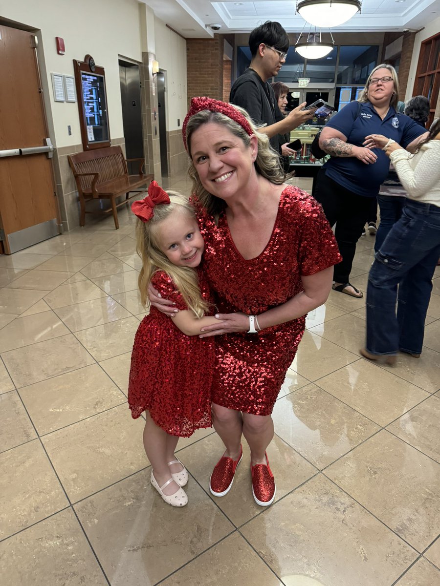 Tonight, Kindergartener Baylor Hasco was recognized and celebrated as Freedom's December City of DeLand, FL 🌟 Superstar Student 🌟! 

Baylor requested for Mrs. Murray to match her in a red, sparkly dress 🤩