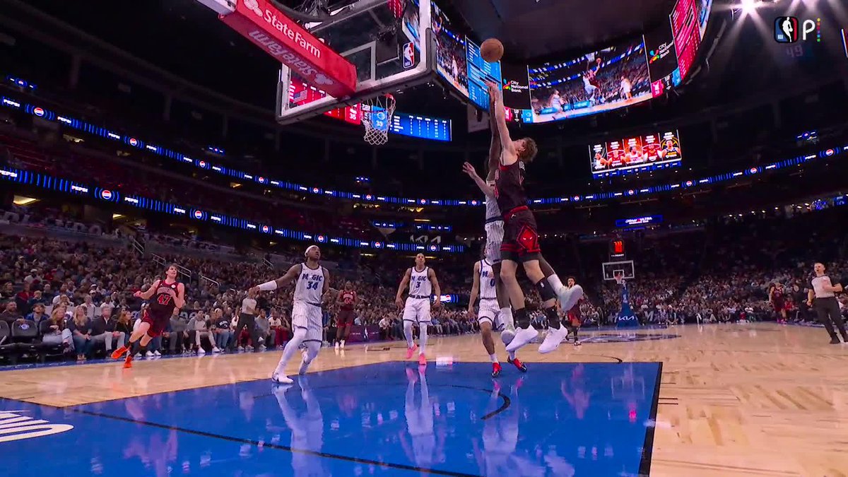 Matas with the finger roll off the glass!

@BuzelisMatas | #SeeRed 