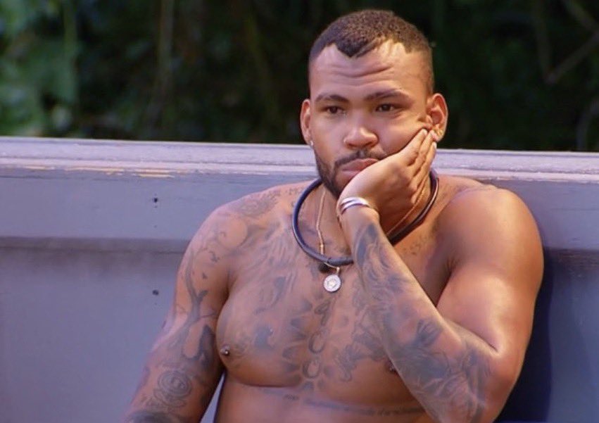 Mmm y si está preñada,  quien la  reemplaza? Que sea  negativo, no soporto a mencho otra vez ahí de estorbo #DesafioDelSigloXXI