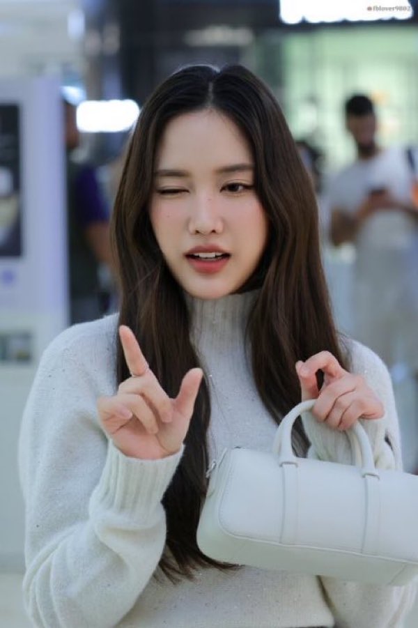 JISOOFOREVER7's tweet image. ความสดใสของโลกทั้งใบ

SAROCHA JOIN LONGCHAMP SS26 
#LongChampSS26xFreen 
#srchafreen