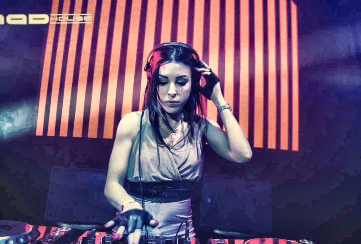 Excited for another thrilling night of Monday Night Football! The energy, the rivalries, and the unexpected plays make it the best way to kick off the week. Who's ready for some action? #MNF