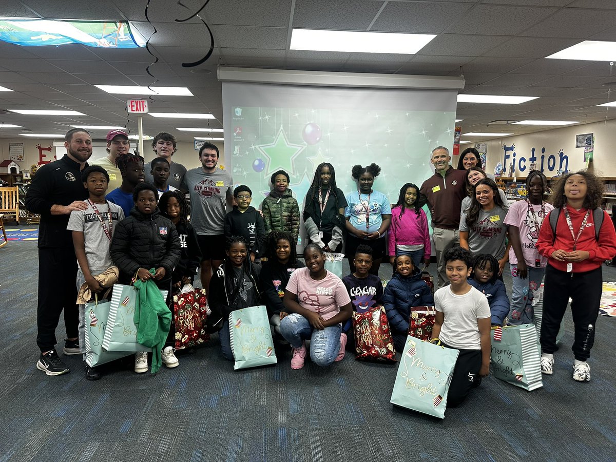 Winter Coat Drive 2025! Nothing better than the smiles on these student’s faces! So grateful for everyone who helped make this happen, 500+ students with brand new coats and special gifts from <a href="/garnetandgold/">Garnet & Gold</a> ☃️😃🎄❤️
#NoleFamily #SERVE