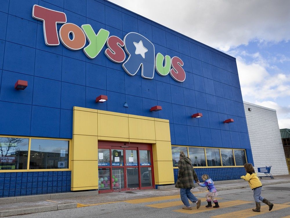 mtlgazette's tweet photo. Toys R Us to shut down all but one of its remaining stores in Quebec https://t.co/lCcmNaGDvE https://t.co/vrVJdNw4dE