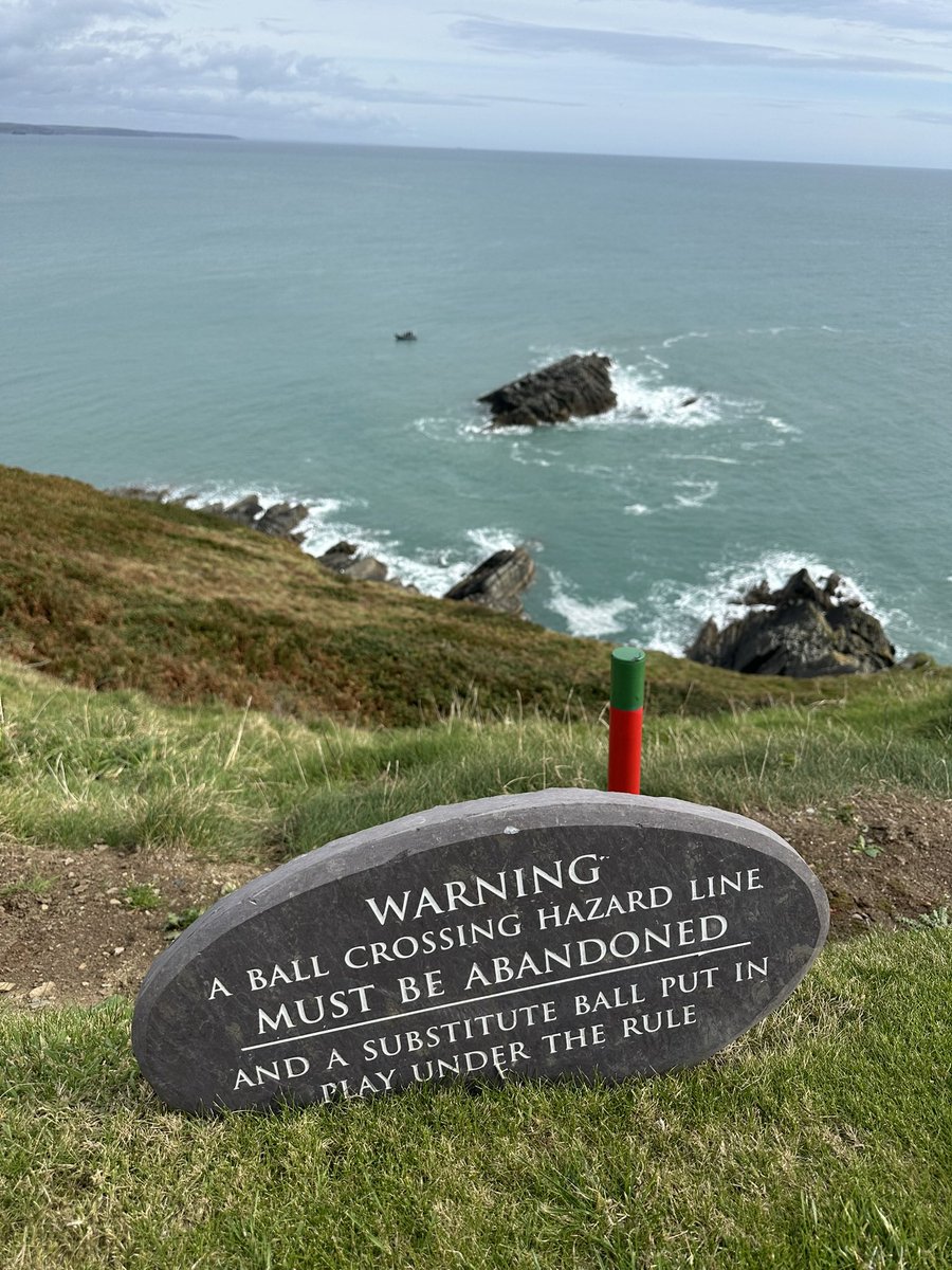CYNTPgolf's tweet image. There’s a reason we don’t have golf holes like this in America. Someone would ignore this sign and end up on the news (and ruin it for the rest of us).

Photo: Old Head, Ireland