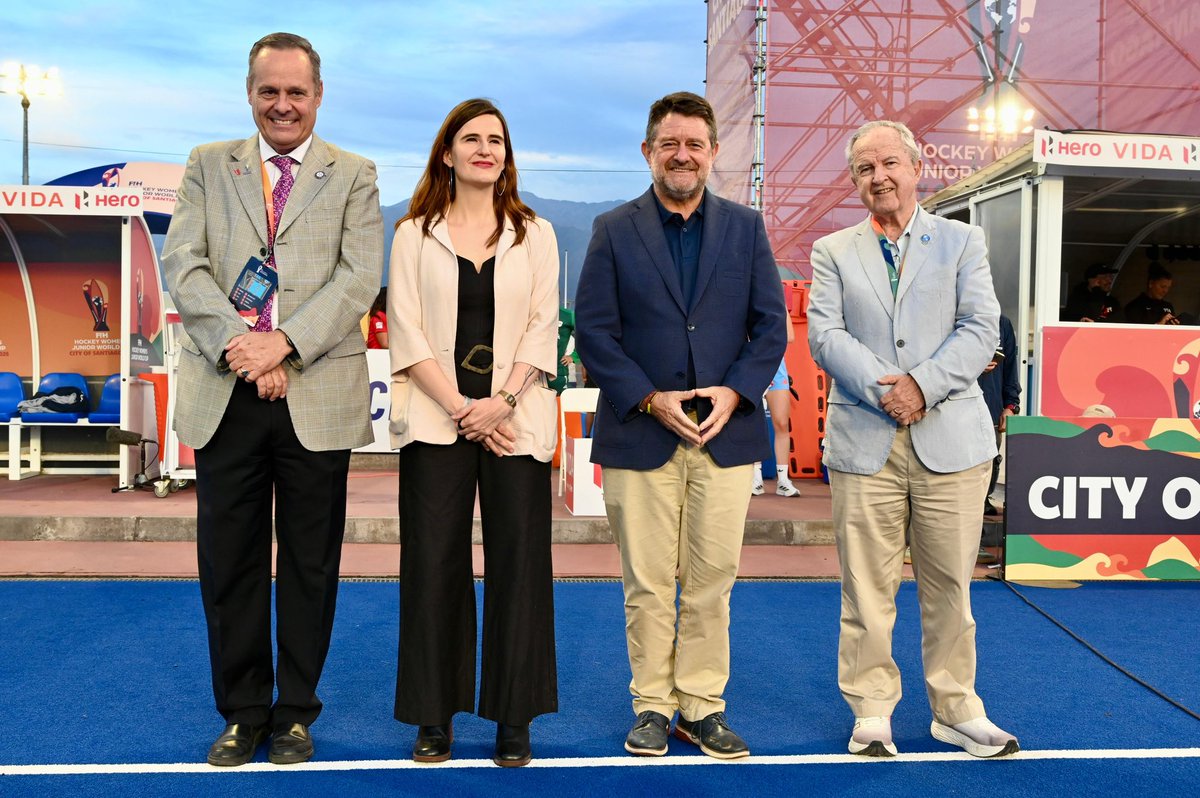 Orrego's tweet image. El Mundial Juvenil de Hockey Femenino ya se vive en el Estadio Nacional. Como Gobierno de Santiago, apoyamos con el financiamiento del evento y graderías que hoy reciben a las mejores jugadoras sub-20 del mundo. 24 países, cientos de jóvenes y un mismo mensaje: el deporte…