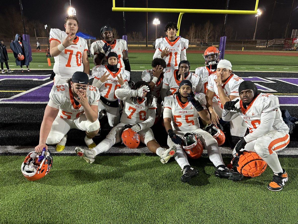 AceThrows56's tweet image. My playoff game stats recap below. State semi-finals up next!

Game 11 (11/14 vs Independence) - 7 total tackles, 2 solos including 1 TFL, 1 QB pressure

Game 12 (11/21 vs Battlefield) -
1 solo, 2 assisted tackles, 5 QB hurries

Game 13 (11/29 vs Woodbridge) - Region 6B -…