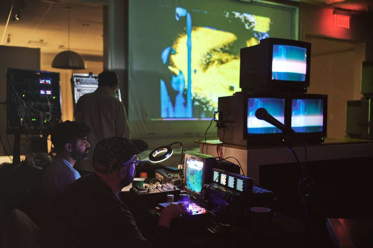 Ƨ̴̫̠̫͊̚P̴̡̪̯̓̂̚Σ̷̥̲͗̃̉͜D̸̜͎̎̄ͅП̸̡̀͂Λ̶͎͊̈́Я̵̯͚͌͘ tweet media