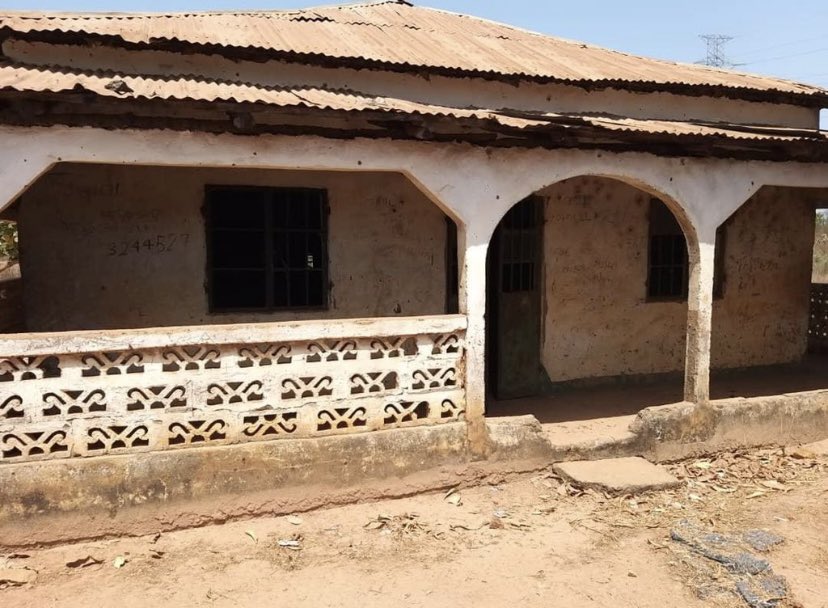 Modoumannh9's tweet image. To everyone I understand there might be doubts but I want to assure you that my situation is real.
I'm not a scammer. You can check my page to see what's happening in my life Any support is deeply appreciated Thank you for your understandin