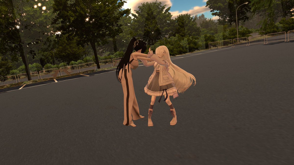 blobeye_wrx_VR's tweet image. 撫でたい人と撫でが苦手な人による攻防戦