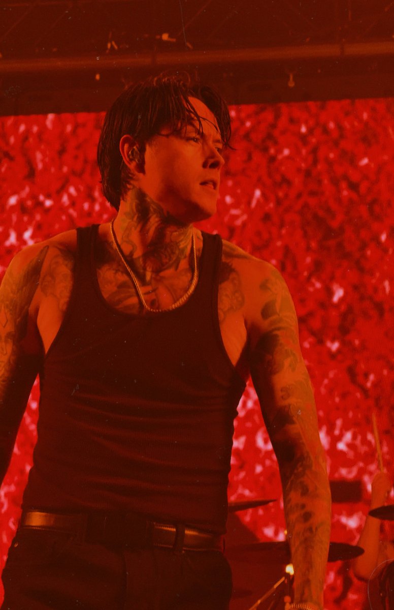 concretelyn's tweet image. de-fucking-throne