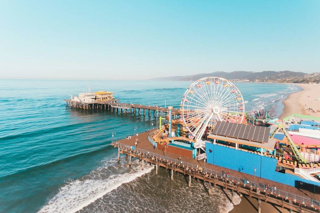 Saniya1137's tweet photo. Sunny days and seaside fun 🎡🌊 Making memories by the ocean’s edge
#BeachVibes #PierLife 
#OceanView #SummerDays 
#SeasideEscape #FerrisWheelFun https://t.co/nQFM692gw7