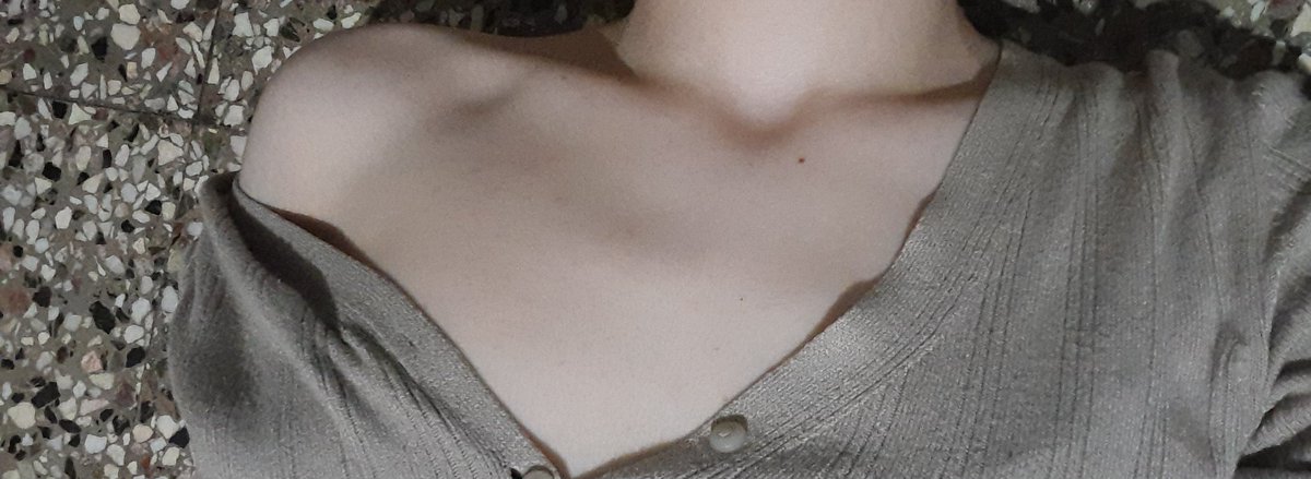 bobba_by's tweet photo. es impresionante como se ve mi torso cusndo me acuesto https://t.co/wfNAV6Klan