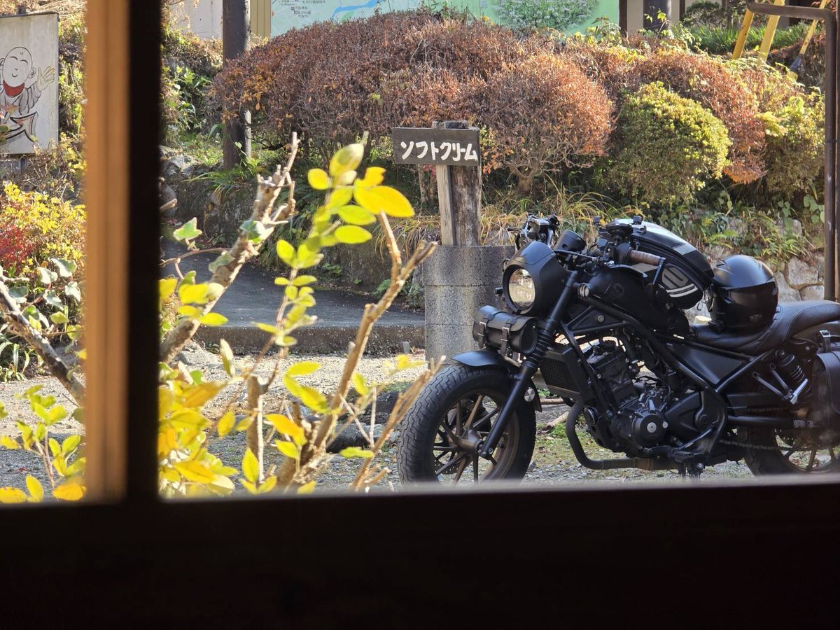 minihel250's tweet photo. バイク眺めながらの朝ごはん🥪 https://t.co/TQHZ1HBCfh