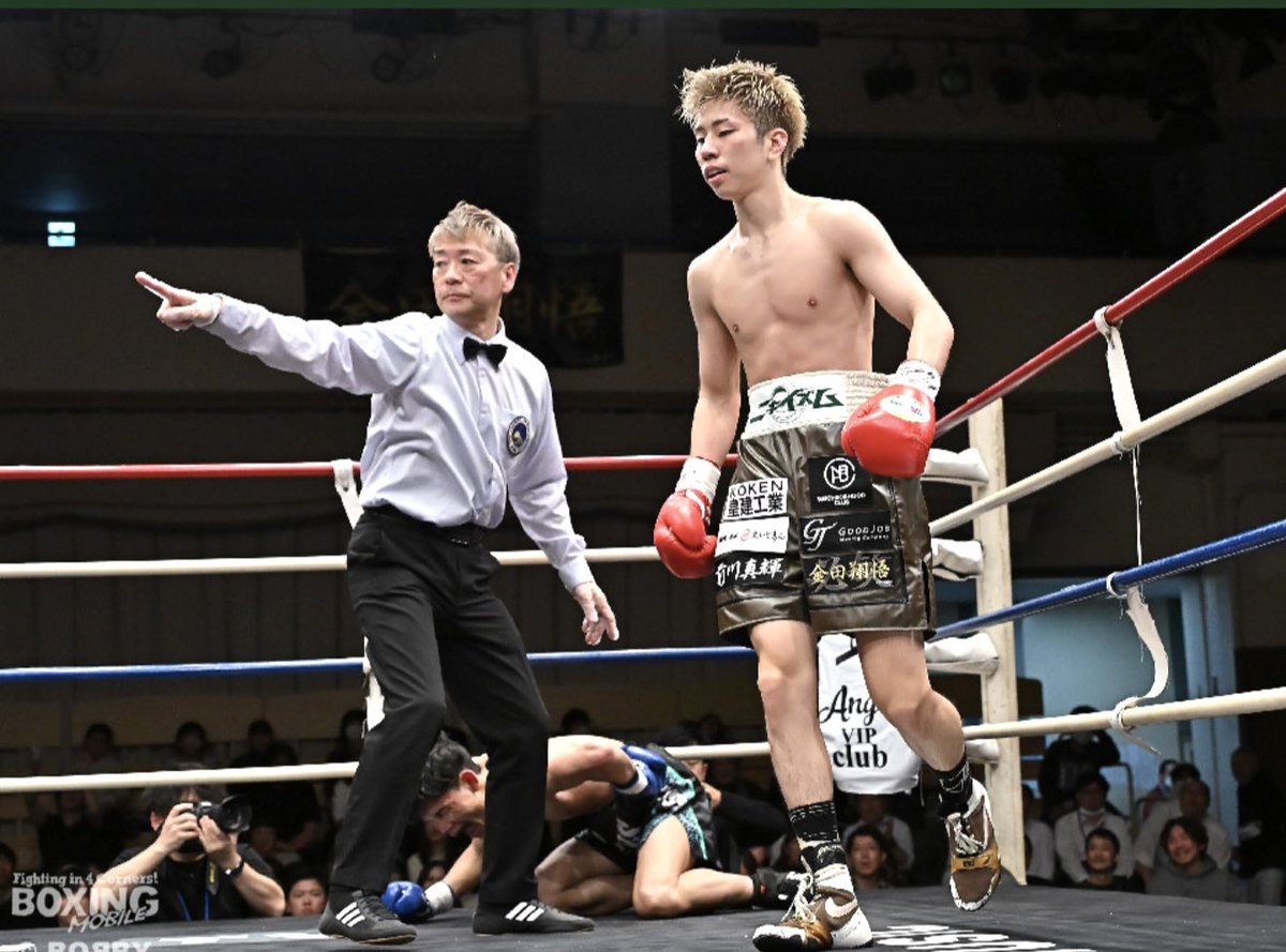 wvm94852's tweet photo. 2025/12/1 後楽園ホール
6R winner 金田翔悟(ワタナべ)
#boxingmobile #boxeo
#BoxingReferee #BOXING
#川上じゅんレフェリー
#川上じゅん https://t.co/fWj39WyWP9