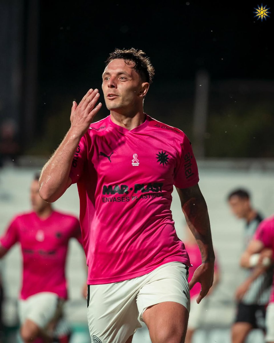 Gustavo Maldonado acaba de anunciar OFICIALMENTE que el defensor uruguayo Guillermo Fratta es NUEVO JUGADOR del Deportivo Táchira. 🇺🇾🔥

Tiene 30 años de edad, 1.88 de estatura y viene del Montevideo City Torque donde disputó 19 compromisos y anotó dos goles. ✍️🟡⚫️