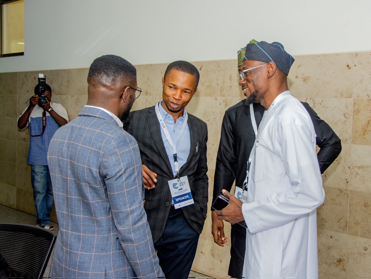 olasunmich's tweet photo. 𝐎𝐧 𝐍𝐞𝐭𝐰𝐨𝐫𝐤𝐢𝐧𝐠 

In any gathering you find yourself, attempt to expand your network. 

Don't attend any seminar because of material and financial benefits. Let knowledge acquisition and networking be your goal. https://t.co/KdNjkFfXbj