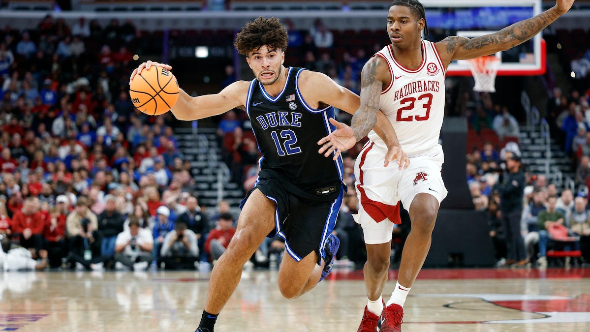 Duke freshman Cameron Boozer was named both ACC Player of the Week and Rookie of the Week after his impressive performance against Arkansas. dukewire.usatoday.com/story/sports/c…