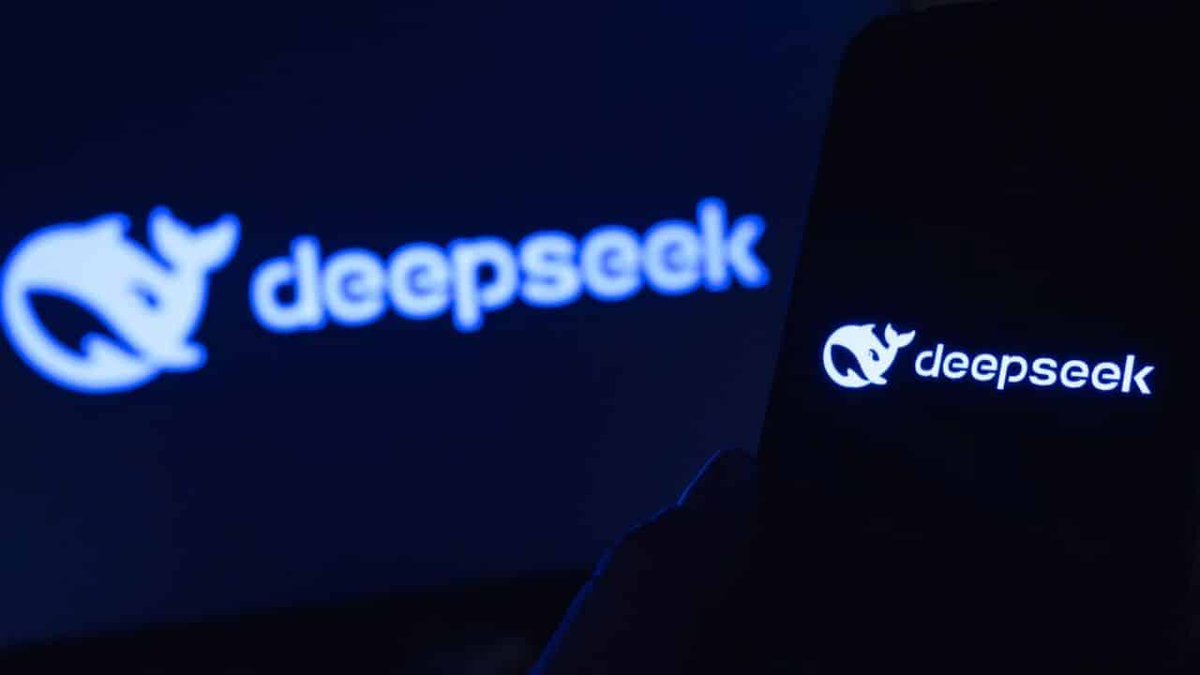 editorialge's tweet image. DeepSeek just changed the AI game! 🚀 Their new open-source v3.2 models are taking on GPT-5 and Gemini with massive power and transparency. Curious how big this leap really is?
👉 Read the full breakdown now!
#DeepSeek #AIRevolution #OpenSourceAI #GPT5 
editorialge.com/deepseek-v3-2-…