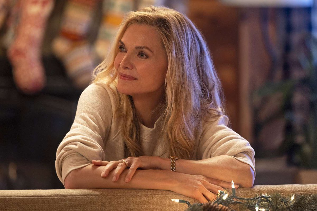 Michelle Pfeiffer’s got a new Christmas movie out, and at 67 she’s still fire! 🔥🔥🔥