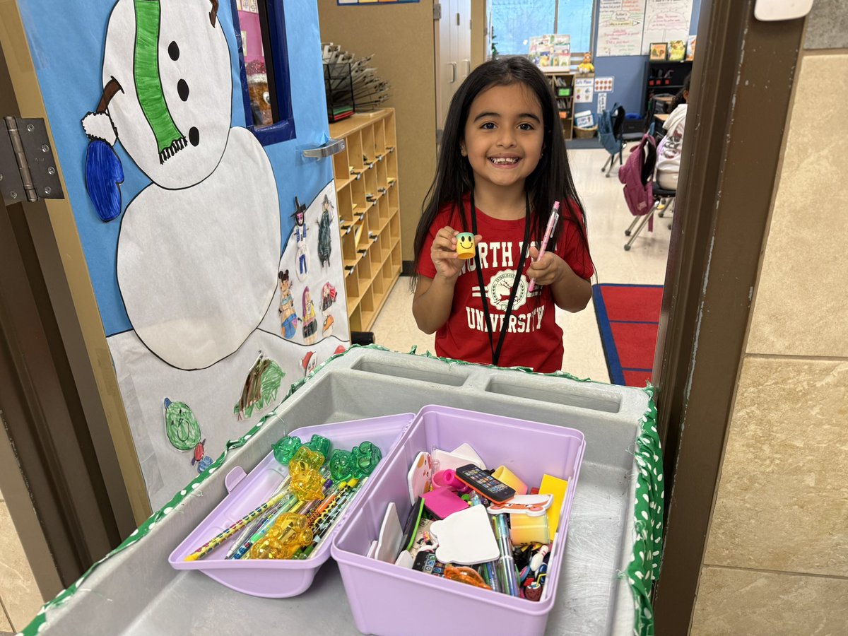MrsFriendTweets's tweet image. Hard work pays off! Students who completed their Thanksgiving Break Reading and Math Challenge earned a prize from the treasure box today. Love seeing their excitement for learning! 🎁✨ #GardensElementary #pisdmathchat