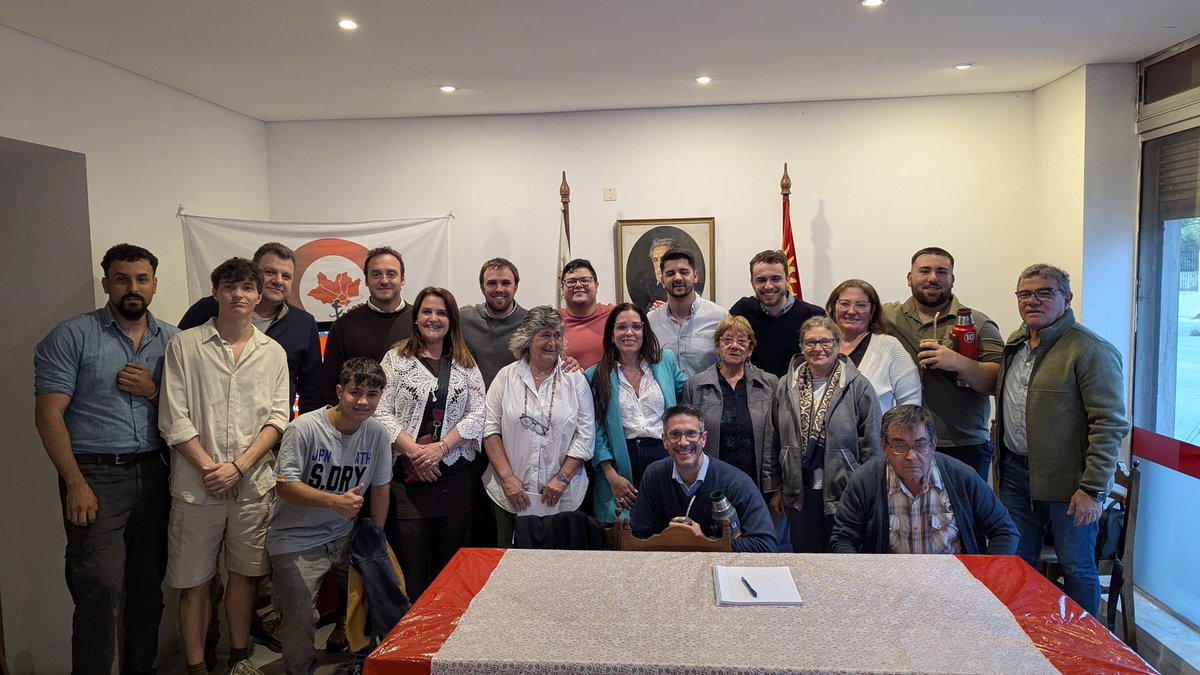 Recién llegados de la Rendición de Cuentas del <a href="/ClubZonalE/">Club Zonal E</a> , con la energía bien arriba. Escuchamos, conversamos y planificamos con vecinos y dirigentes que creen, como nosotros, en la cercanía y en el trabajo serio en el territorio.
#OtroMVDEsPosible #ColoradosEnMovimiento