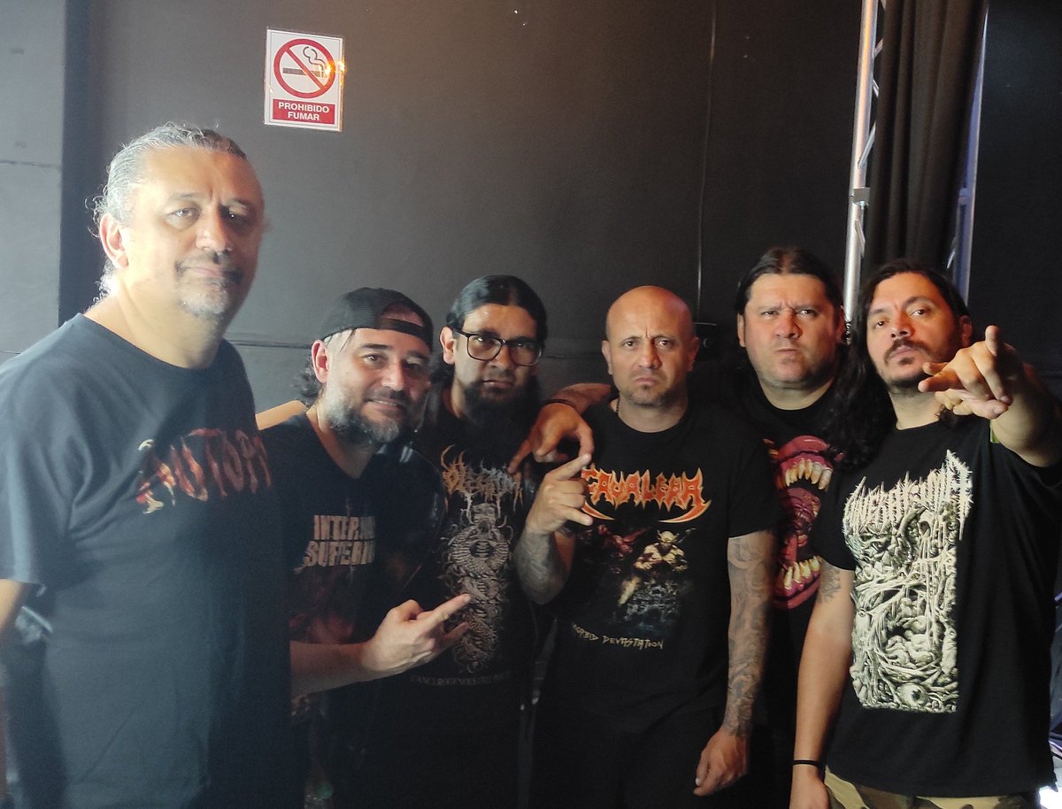 Una nueva postal, nuestro bajista junto a la brutal banda colombiana Internal suffering, en su más reciente presentación en la ciudad 🤘🏼🤘🏼🤘🏼