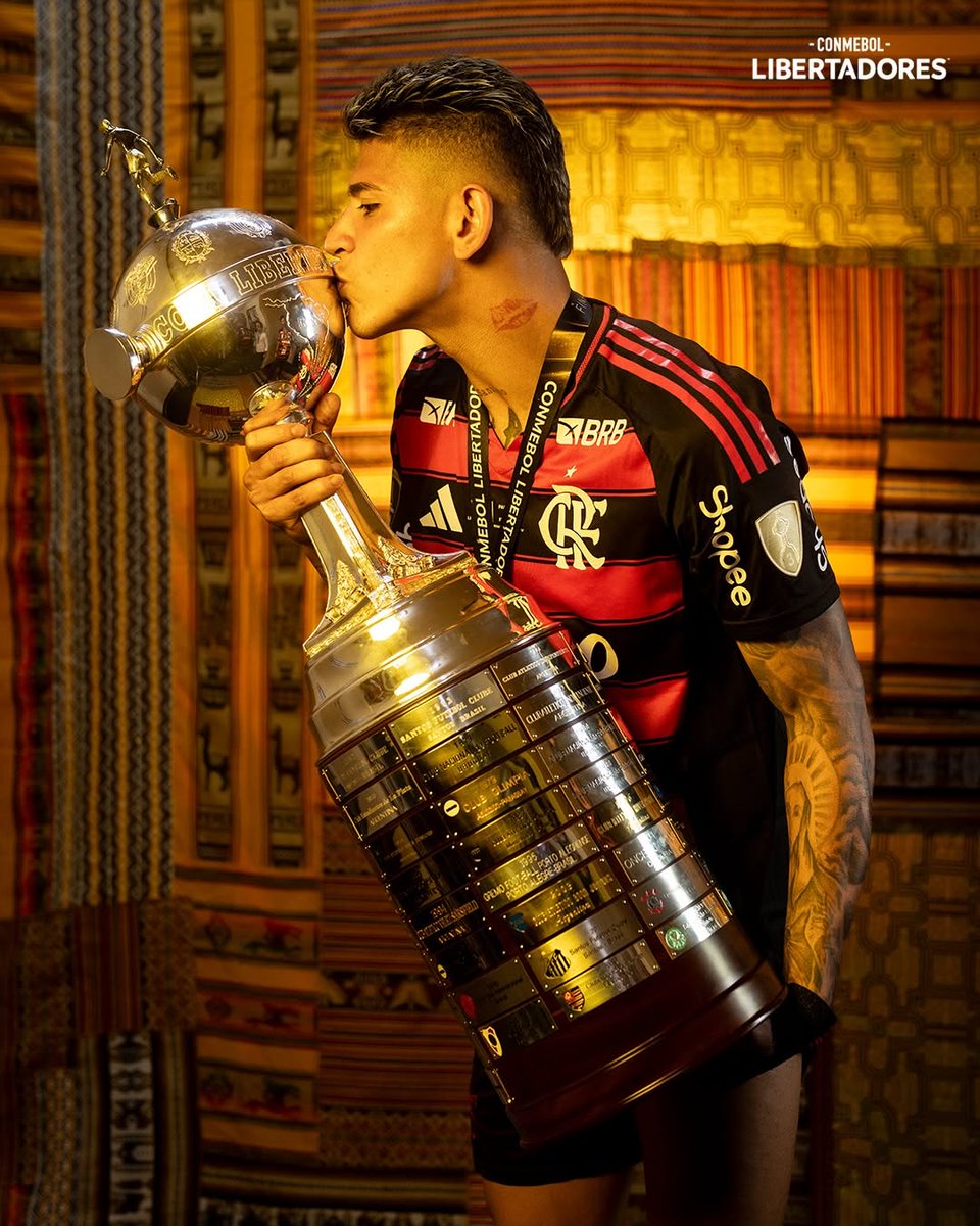 Carrascal15ofc's tweet photo. 💋🏆❤️🖤 https://t.co/T8JAoxig33