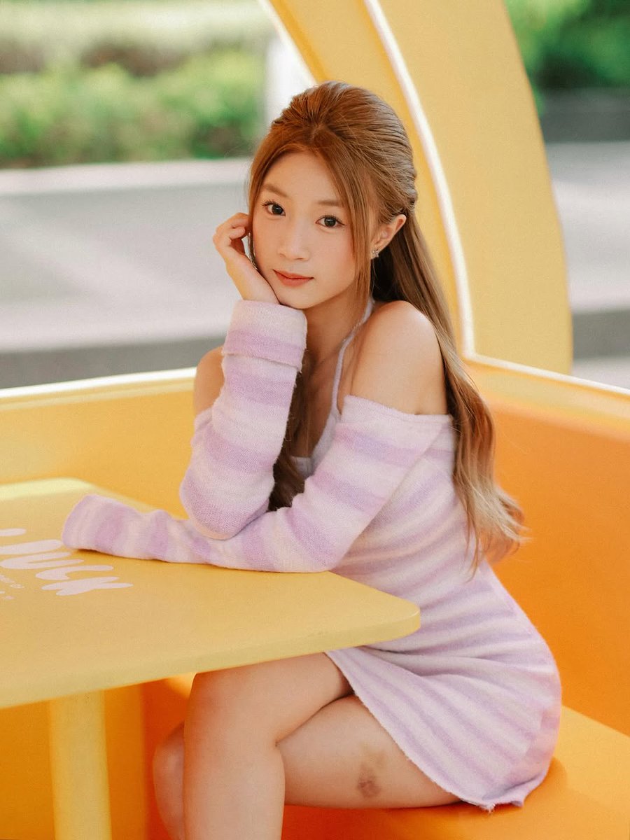 d00nuts_talk69's tweet photo. Tracy来了。有谁喜欢她的?来留言说说喜欢她哪里😍

#d00nuts #意淫 #nyokki #jiahui #ciaowen #tracy https://t.co/0fc7D0poog